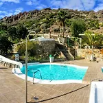 Artemisa Penthouse - Monsenor Apts アパート *